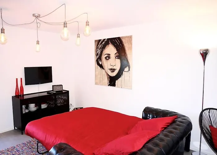 Beau Dans Ancienne Grange Renovee. 블로네이