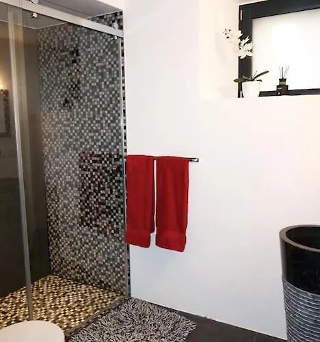 Beau Dans Ancienne Grange Renovee.